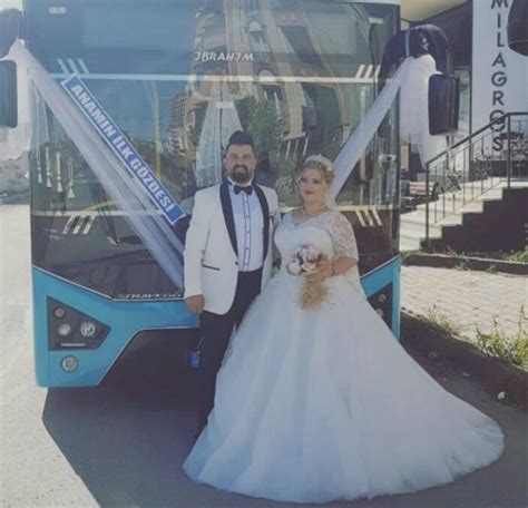 S­i­v­a­s­l­ı­ ­ç­i­f­t­ ­h­a­l­k­ ­o­t­o­b­ü­s­ü­n­d­e­ ­t­a­n­ı­ş­ı­p­ ­e­v­l­e­n­d­i­